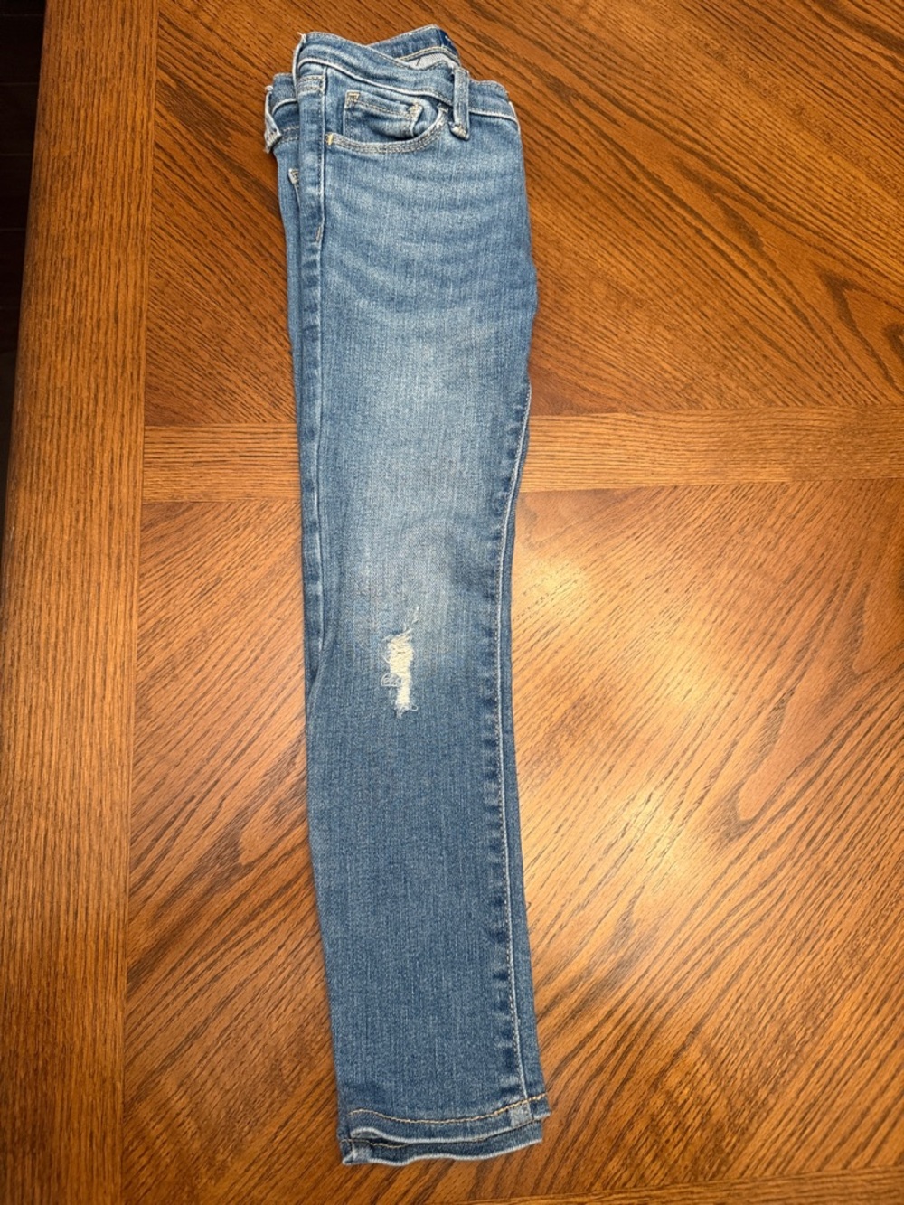Old Navy Women’s Light Blue Skinny Jeans with Distressed Detail